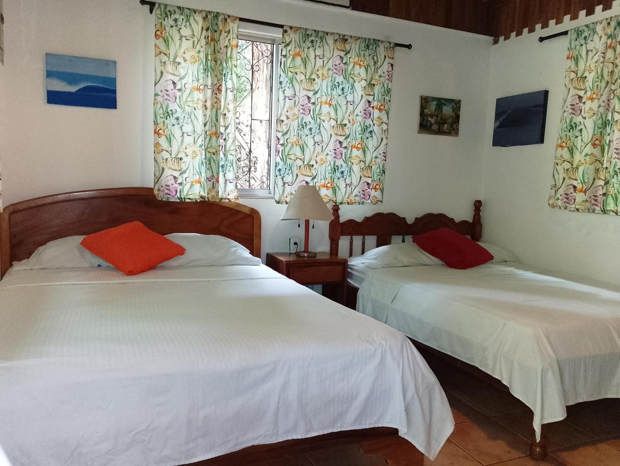 Mal Pais Surf Camp Hotel Playa Santa Teresa (Puntarenas)