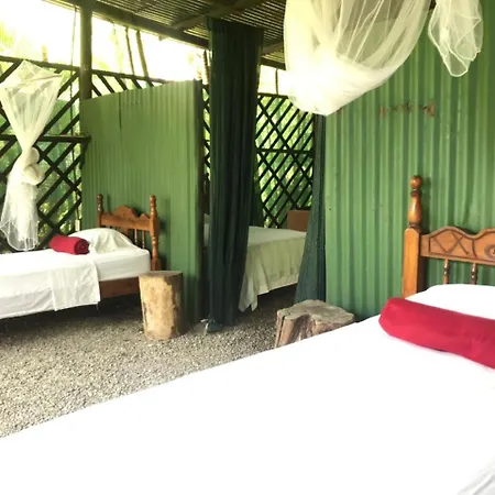 Hotel Mal Pais Surf Camp à Playa Santa Teresa  Extérieur photo