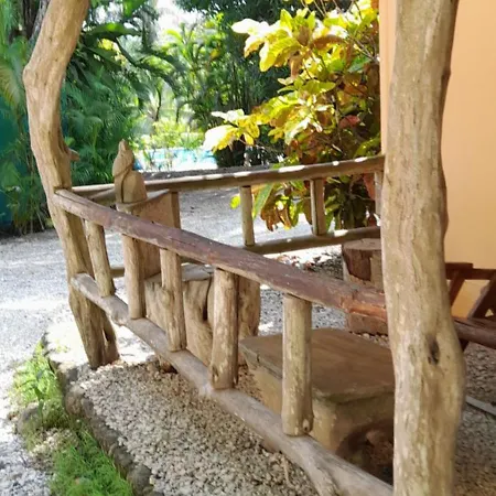 Hotel Mal Pais Surf Camp à Playa Santa Teresa  Extérieur photo