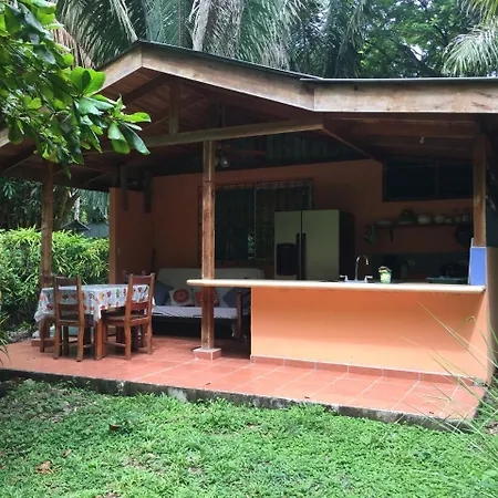 Hotel Mal Pais Surf Camp à Playa Santa Teresa  Extérieur photo